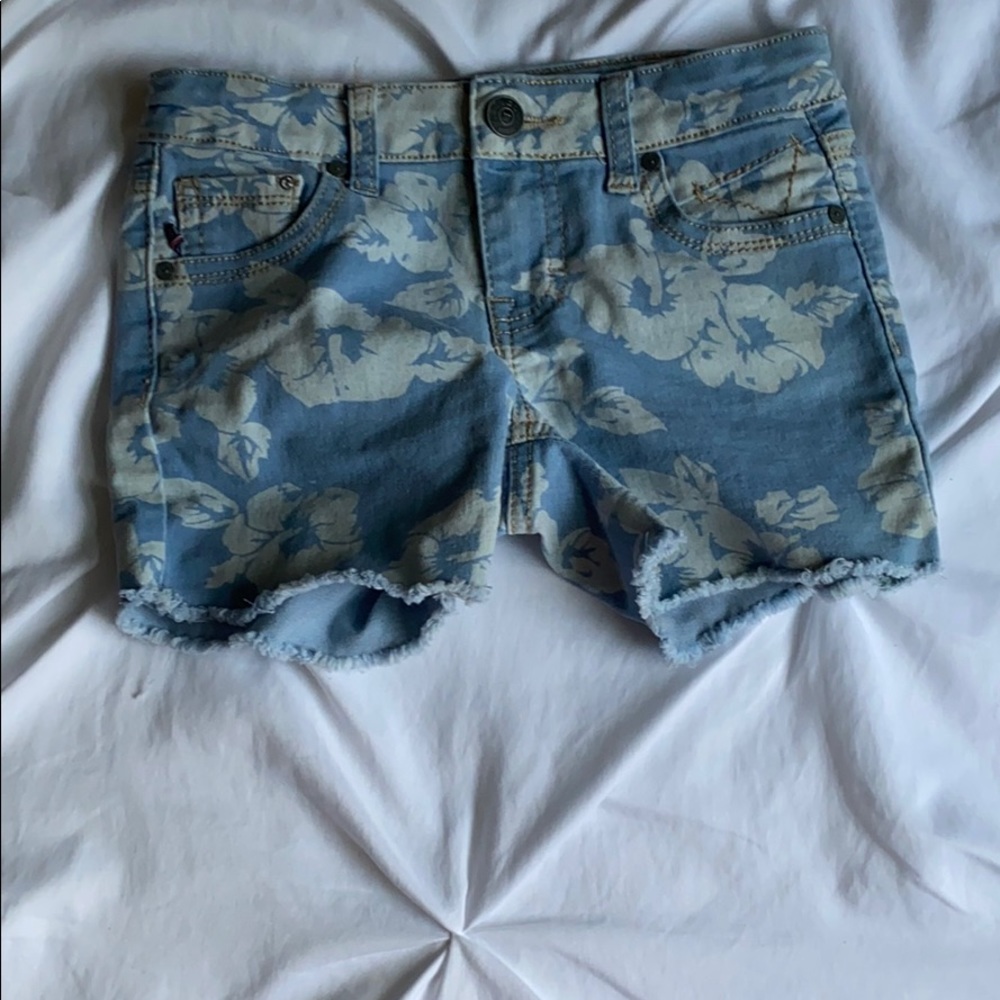 Hibiscus pattern short🔥🔥